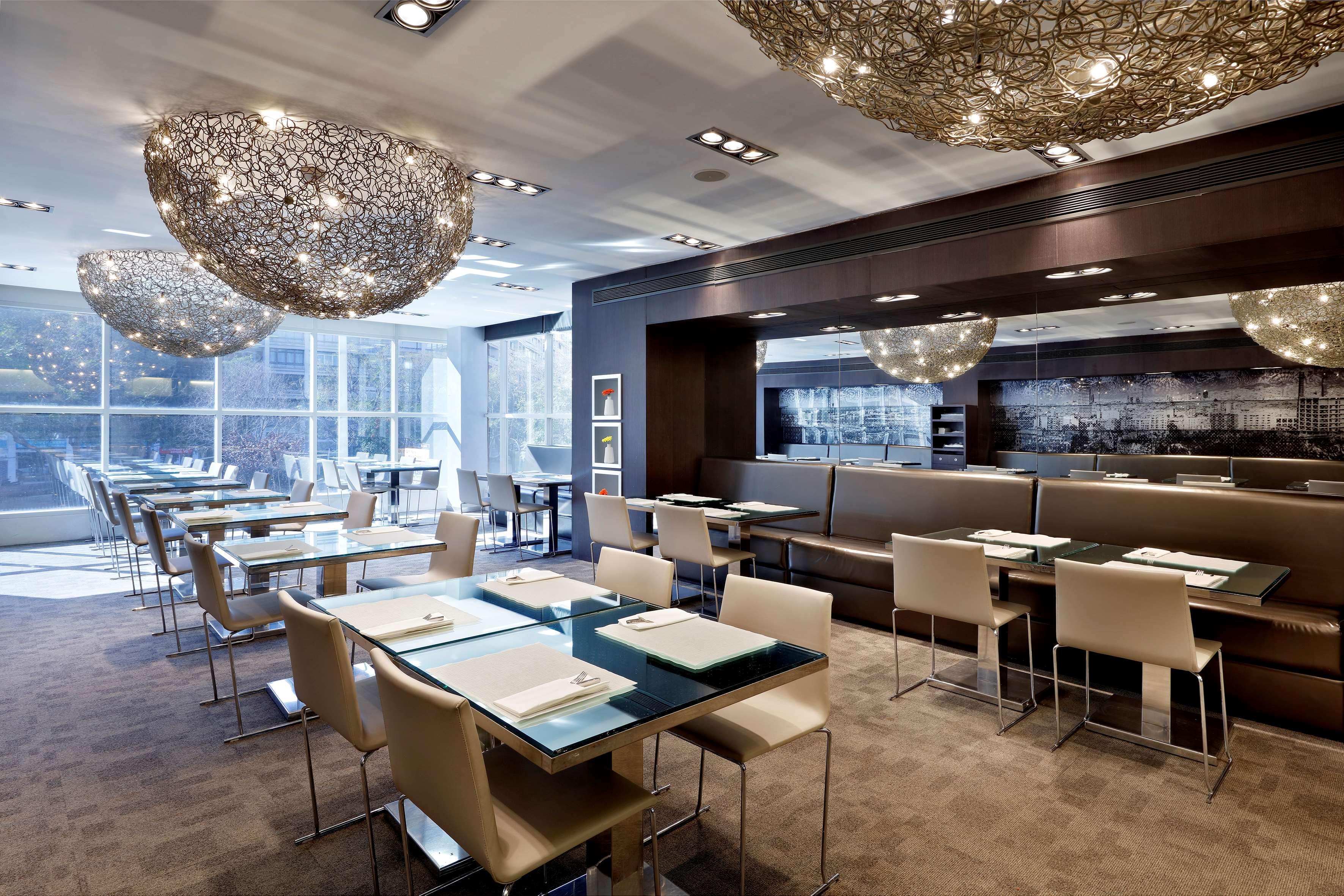Hotel Melia Barcelona Sarria Exteriér fotografie The interior of the lounge